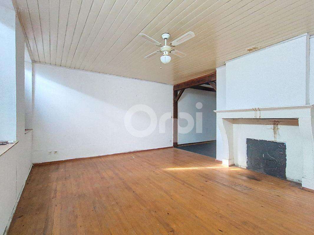 Maison à DOMMARTIN-LE-SAINT-PERE