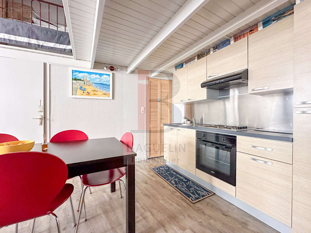 Appartement à FOURAS