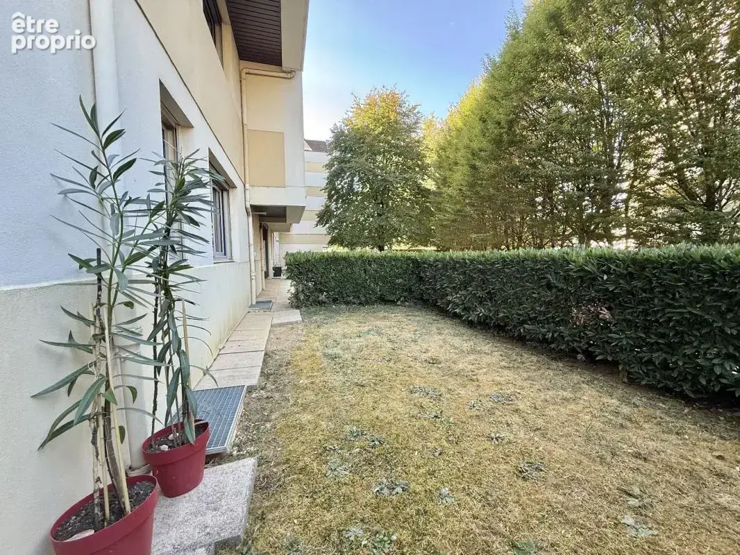 Dijon – port du canal  t3 66 m² rénové – rez-de-jardin – place parking privative & cave - photo 13