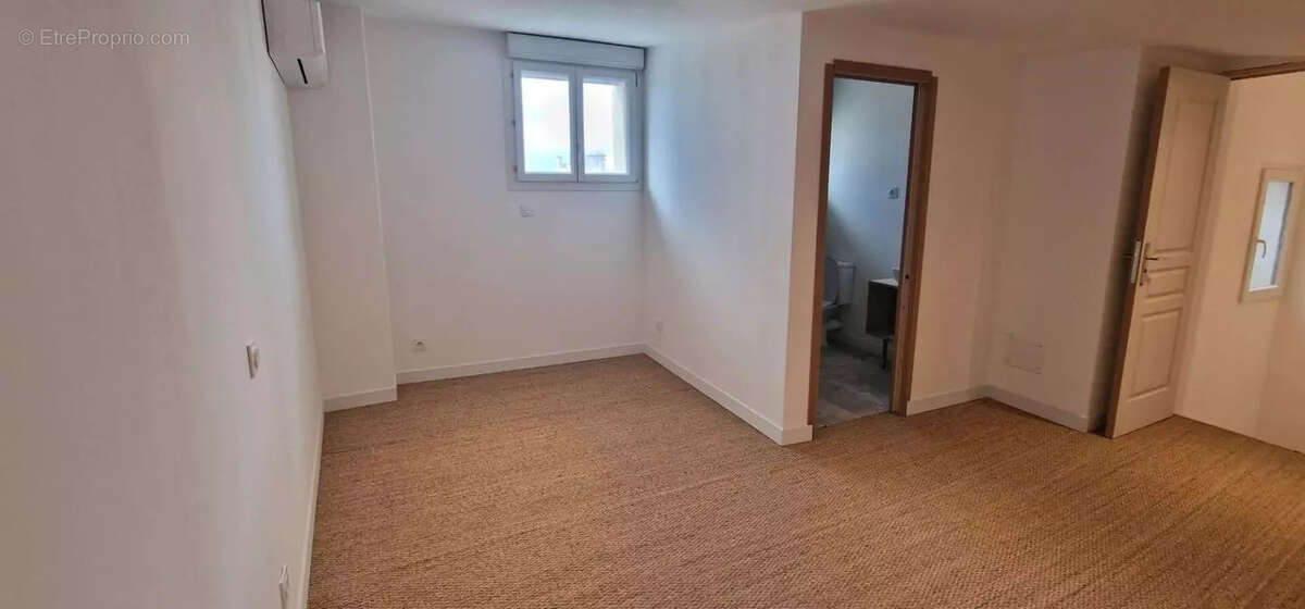 Appartement à L'ISLE-SUR-LA-SORGUE