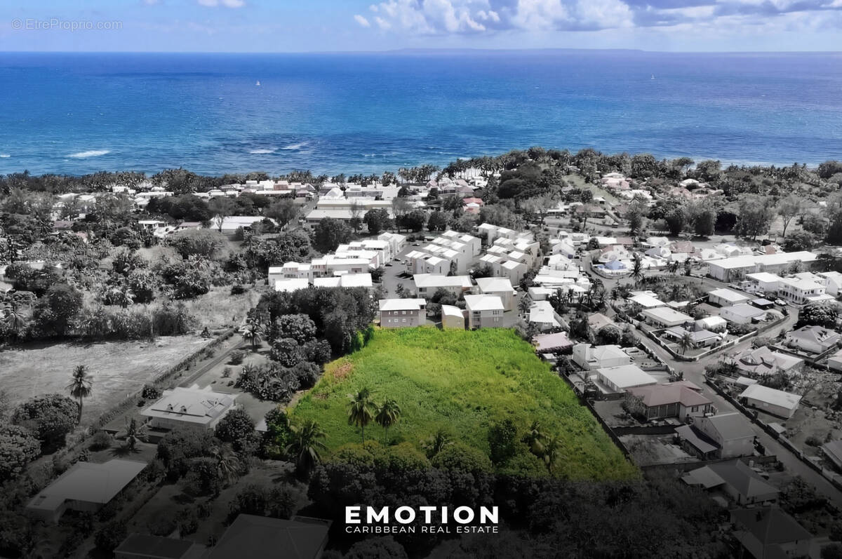 Terrain à CAPESTERRE-BELLE-EAU