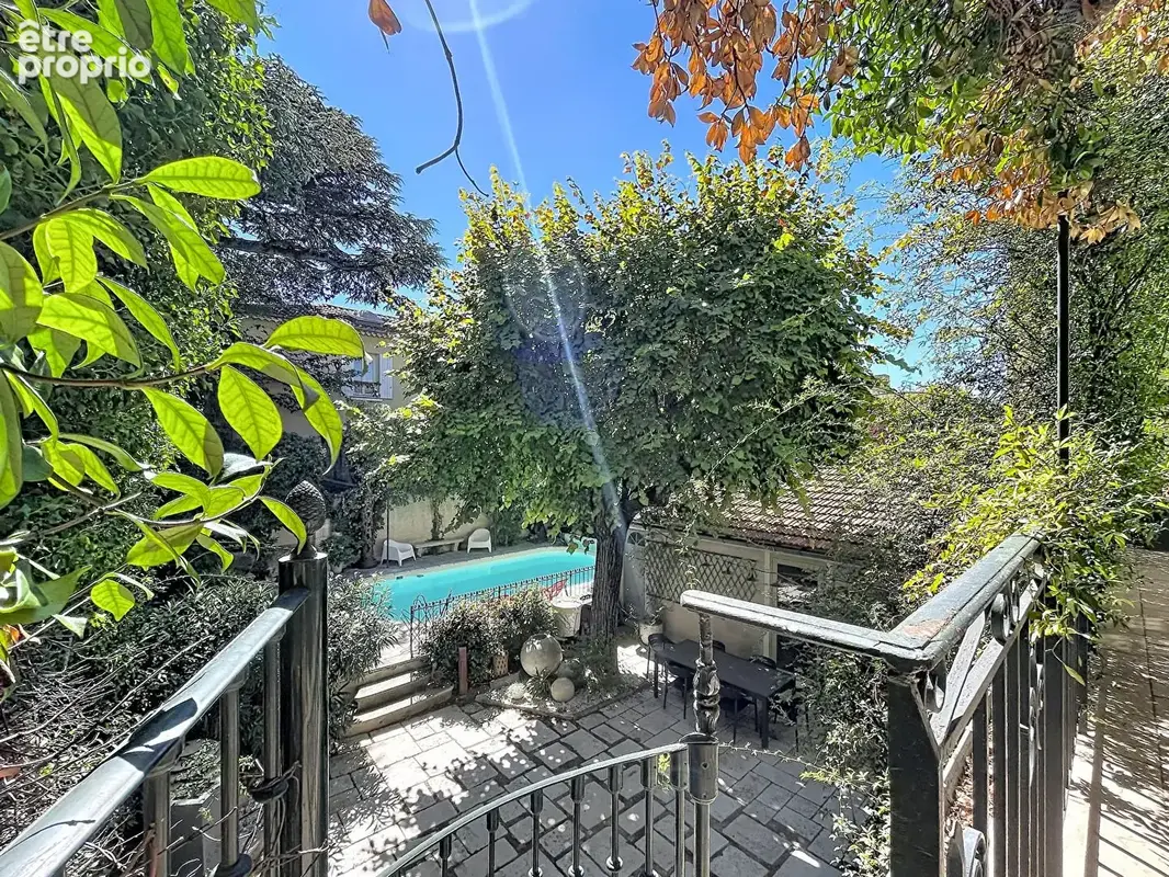 Maison de ville t12 de 285m² avec piscine - photo 12
