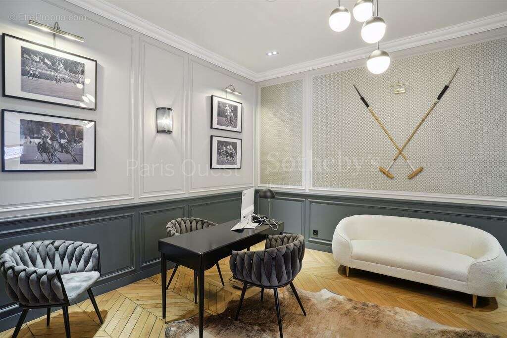 Commerce à PARIS-16E