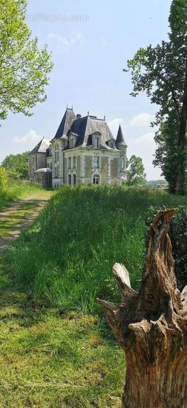 Maison à MONTRAVERS