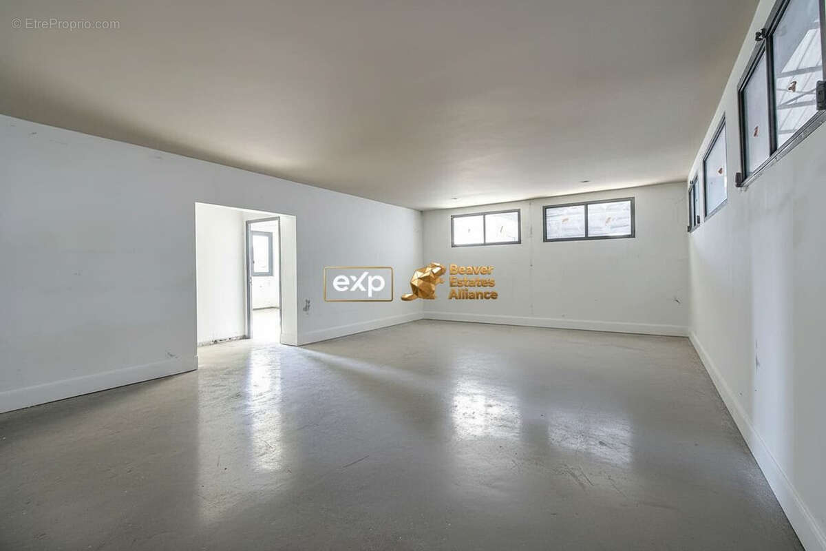 Commerce 140 m² à Orange  - photo 2