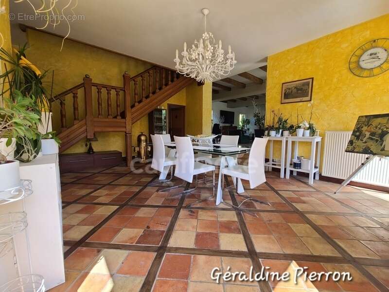 Maison à SAINT-BONNET-SUR-GIRONDE