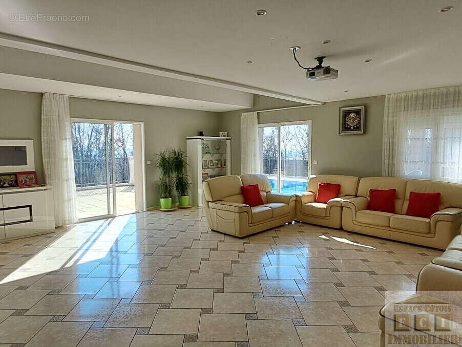 Maison à LA COTE-SAINT-ANDRE