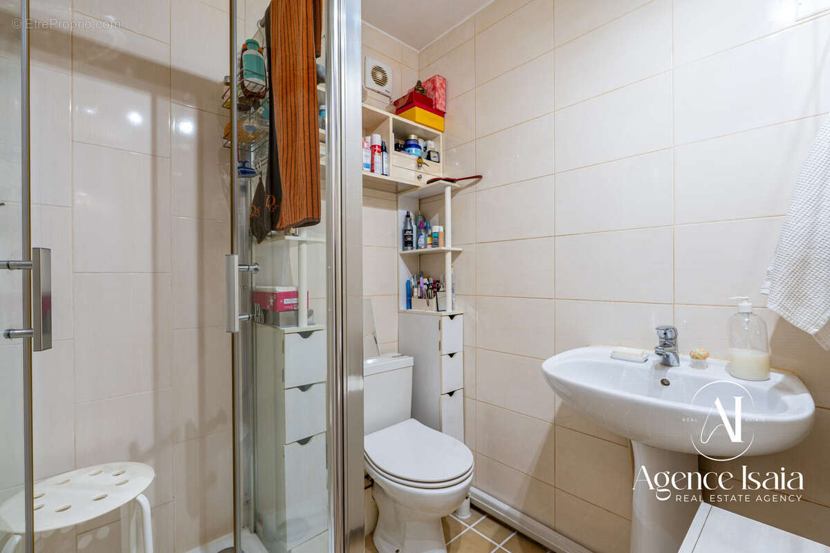 Appartement à BORMES-LES-MIMOSAS