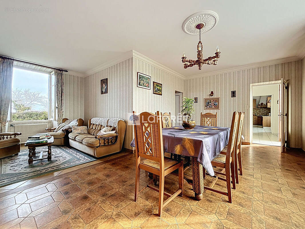 Maison à SAINT-AUBIN-LE-CLOUD