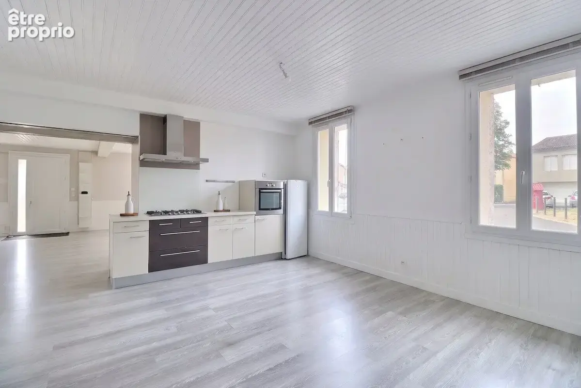 Maison de caractère en pierre avec dépendance - photo 2