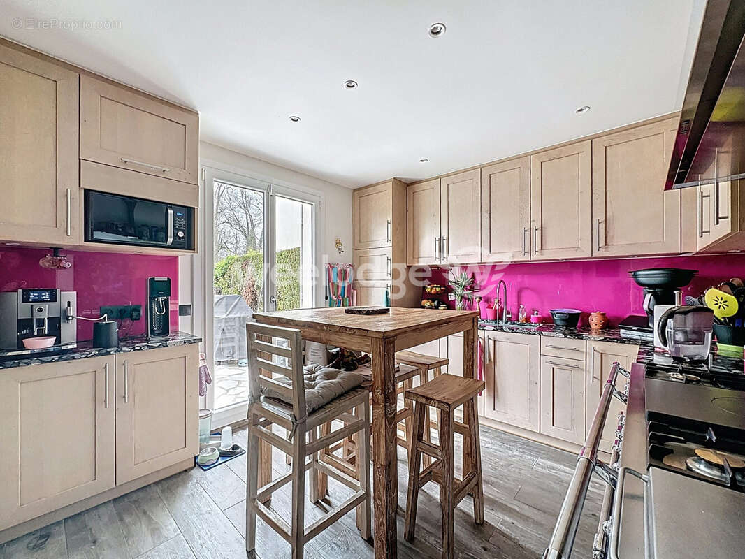 Maison à NEUVILLE-SUR-OISE