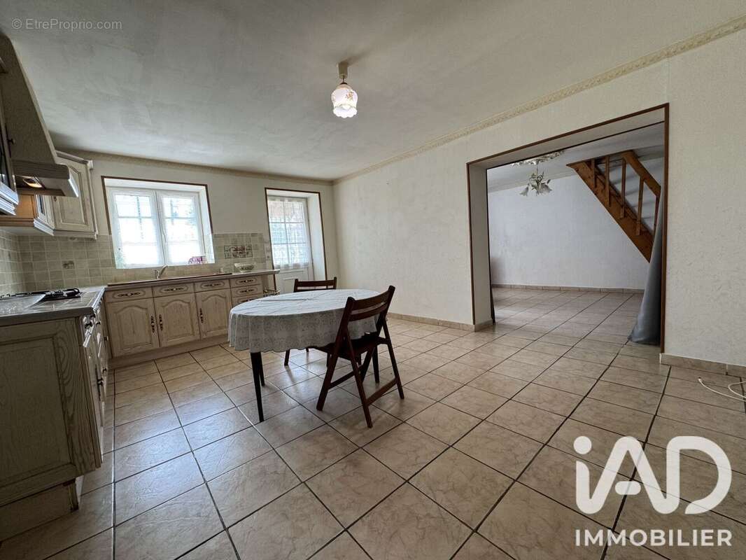 Maison 70 m² à Vivy  - photo 6