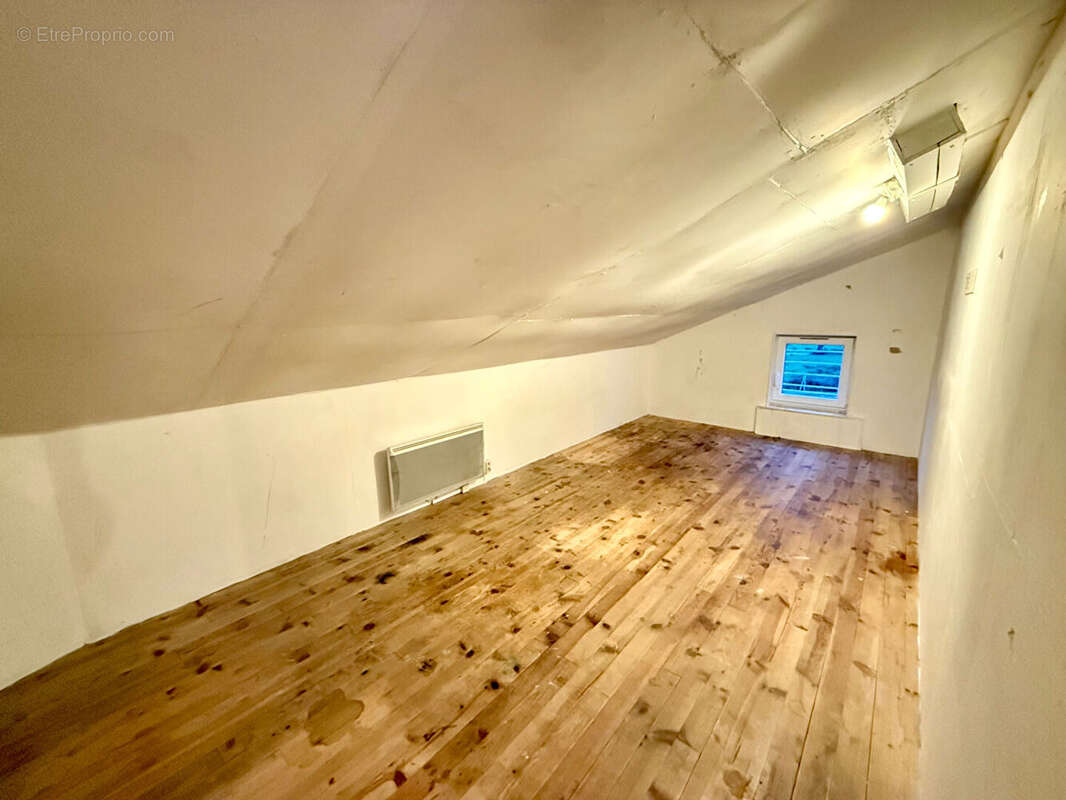 Appartement à AMPLEPUIS