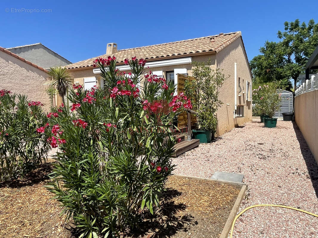 Rare gignac a vendre villa de plain pied de 85m2 de type t4 - photo 4