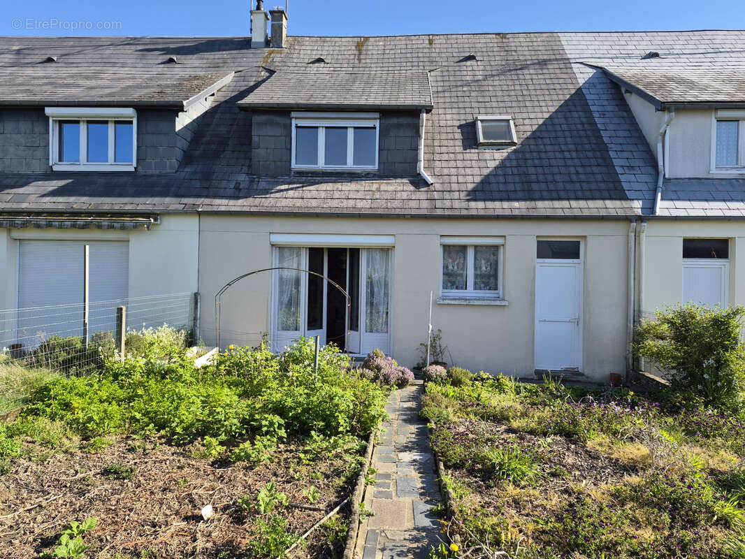 Maison à LE VAL-SAINT-PERE