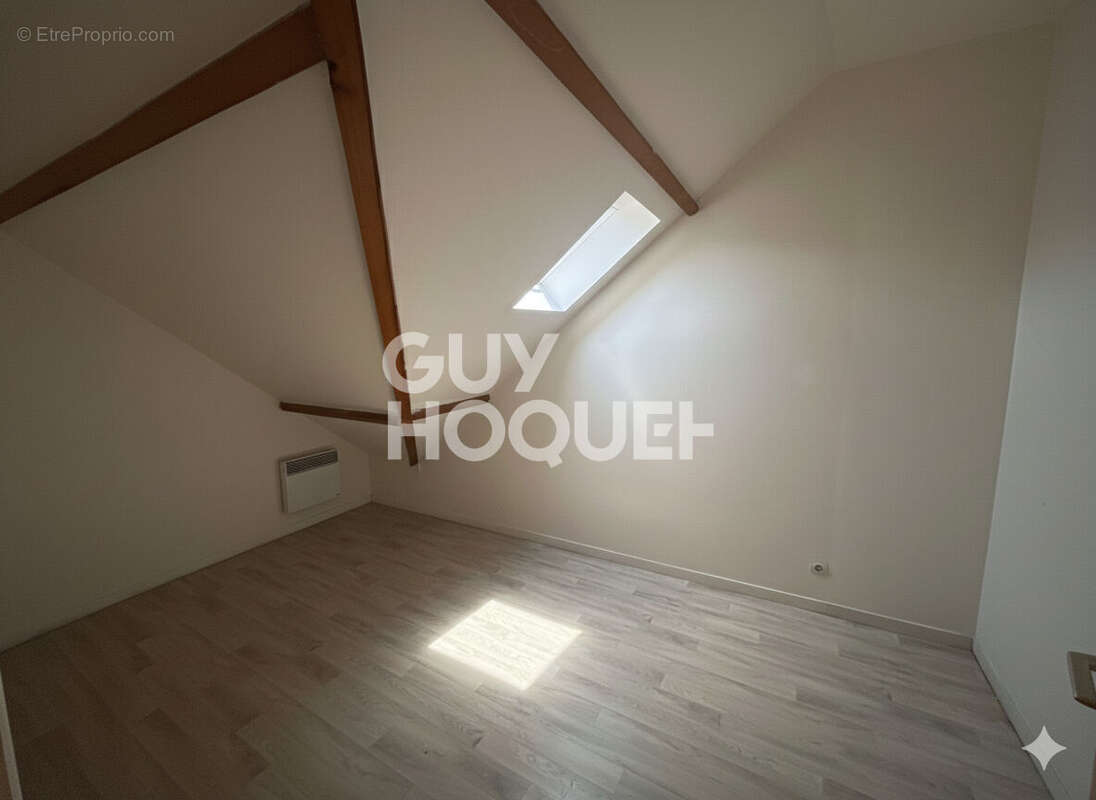 Appartement à LES PAVILLONS-SOUS-BOIS