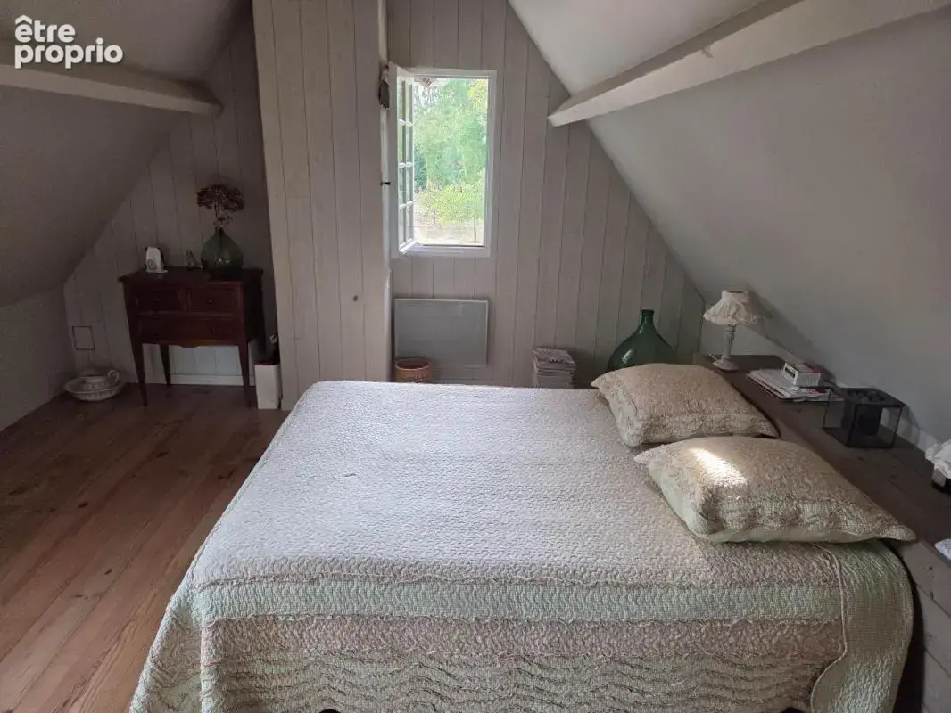 Maison de charme de 100 M2, 5 pièces 3 chambres avec une piscine et annexe sur un terrain de 4700 M2 à BONNEVILLE LA LOUVET (14) - photo 19