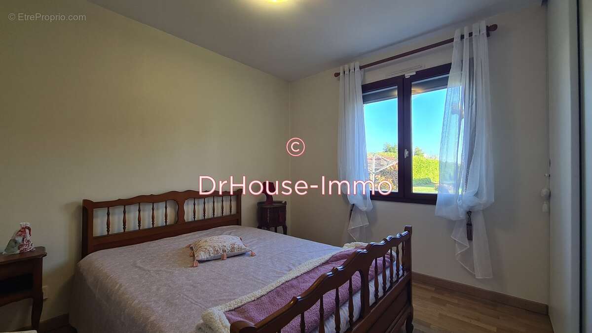 Maison à AMBARES-ET-LAGRAVE