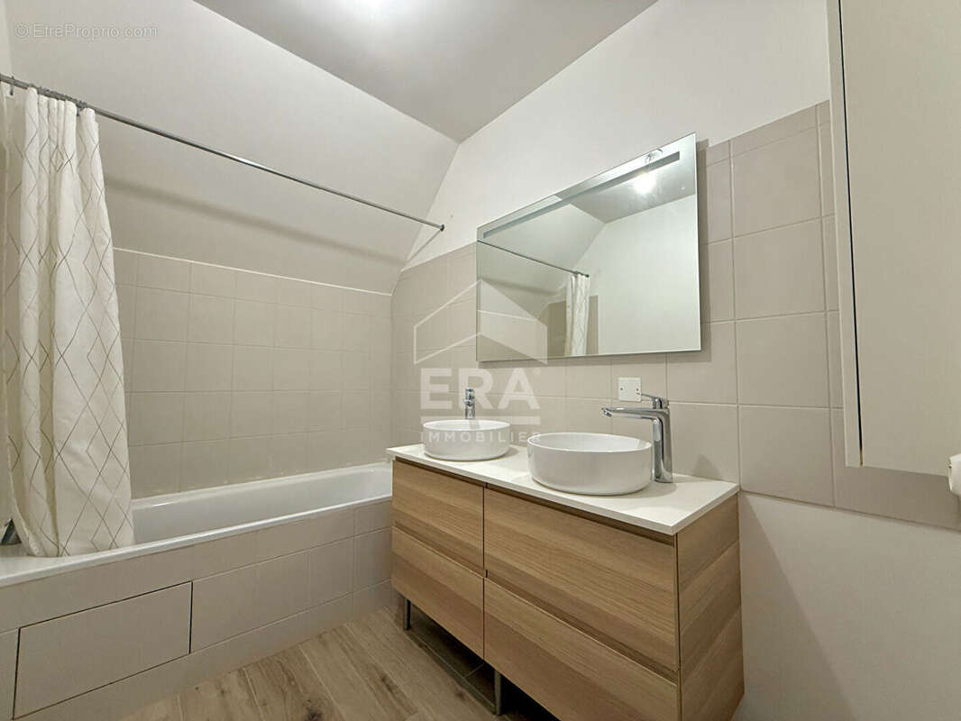 Appartement à PONTAULT-COMBAULT