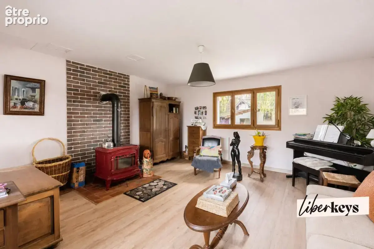 À 10 minutes de Houdan - Propriété familiale de 220 m2 - piscine et jardin arboré - 1883  m2 de Jardin - photo 4