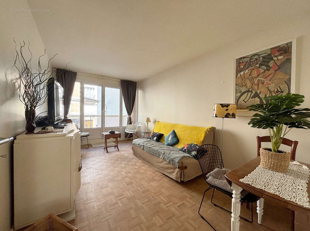 Appartement à MONTROUGE