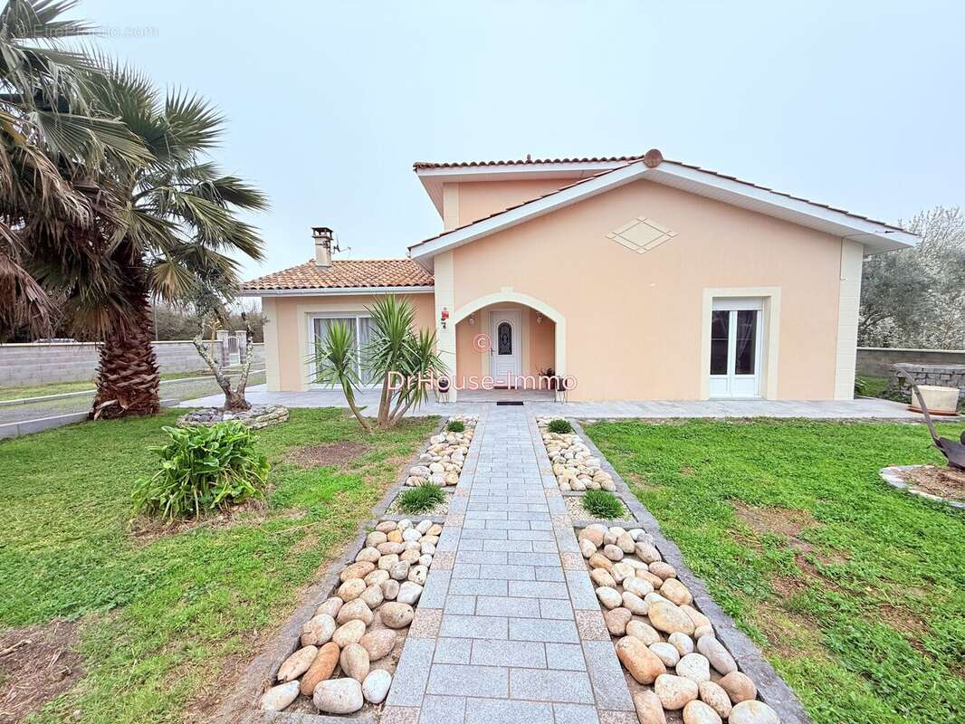 Maison 131 m² à Pauillac  - photo 28