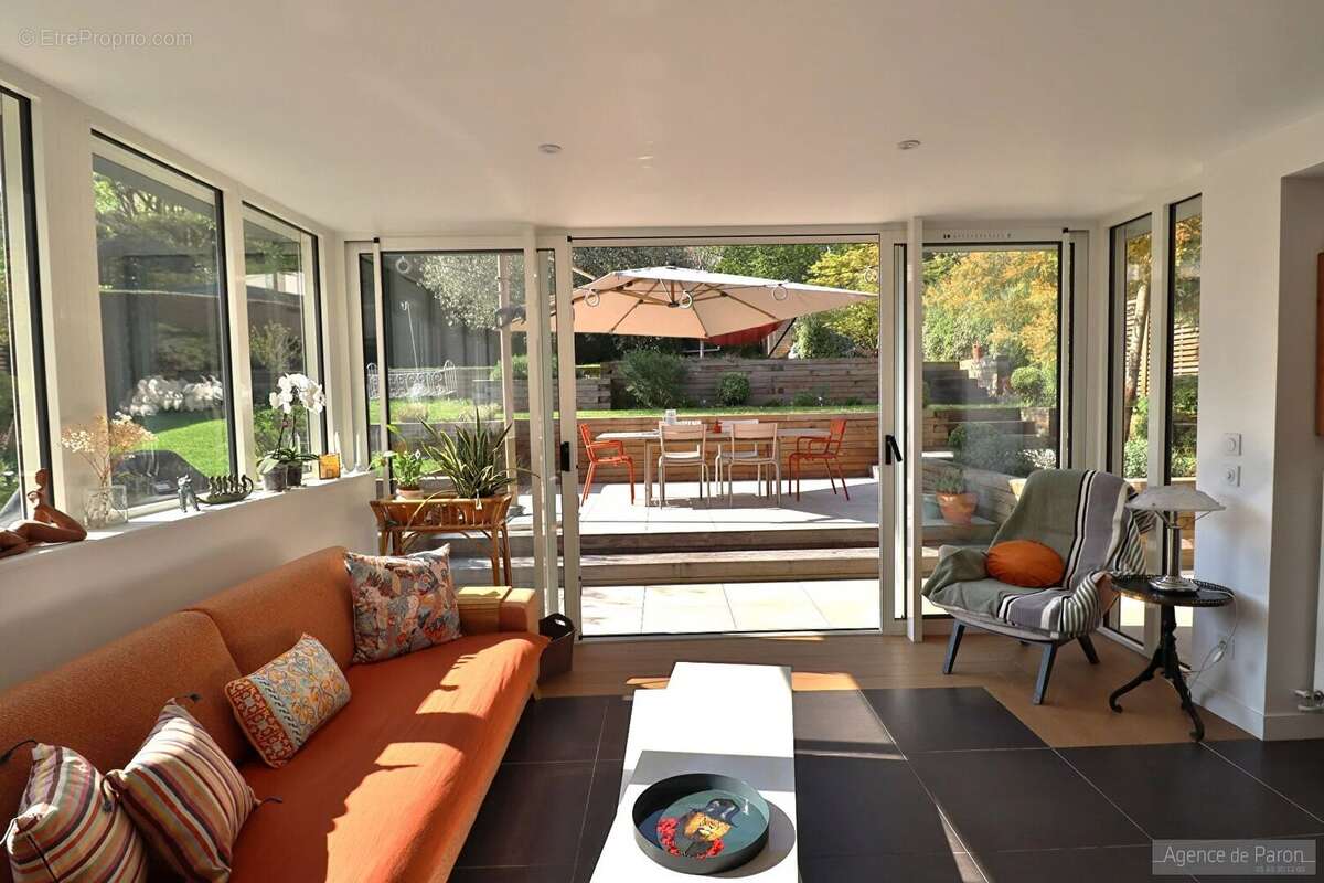 Maison à VERRIERES-LE-BUISSON