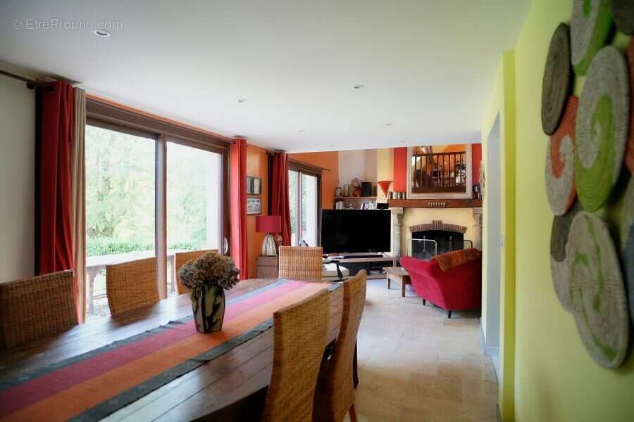 Maison 243 m² à Saint-Martin-D'auxigny  - photo 4