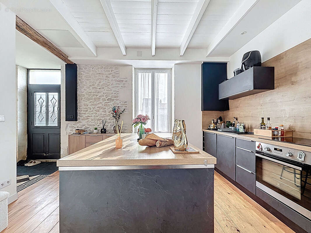 Maison à TONNAY-CHARENTE