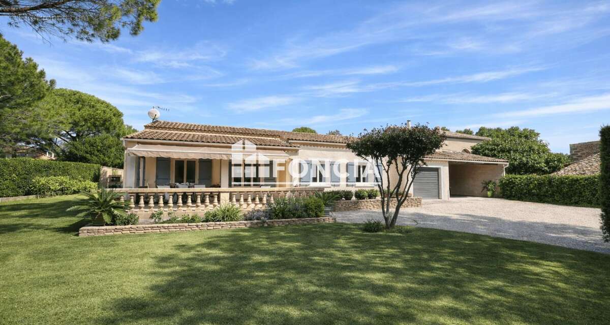 Maison à MONTAREN-ET-SAINT-MEDIERS