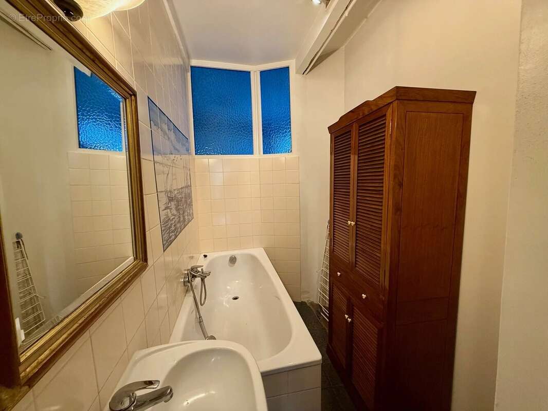 Appartement à PARIS-10E