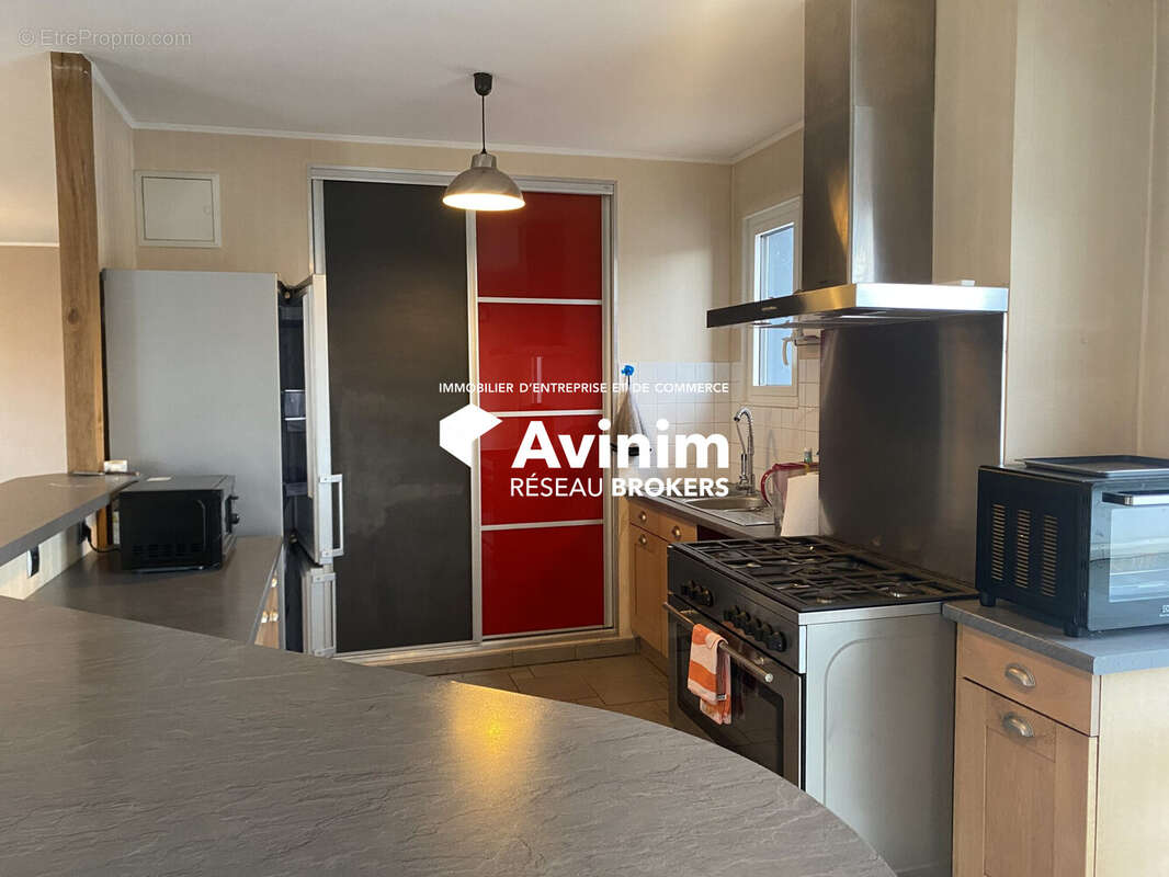 Cuisine - Commerce à JOZE