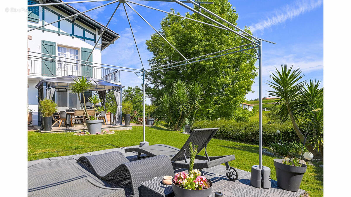 Appartement à URRUGNE