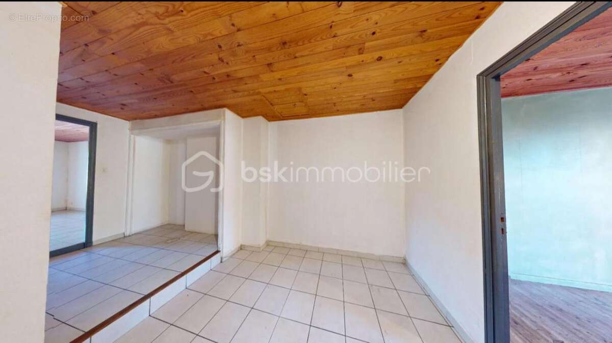 Maison de ville située à Bourg de Visa 82150, bon état, petit prix, idéale 1er achat ou investisseur - photo 2