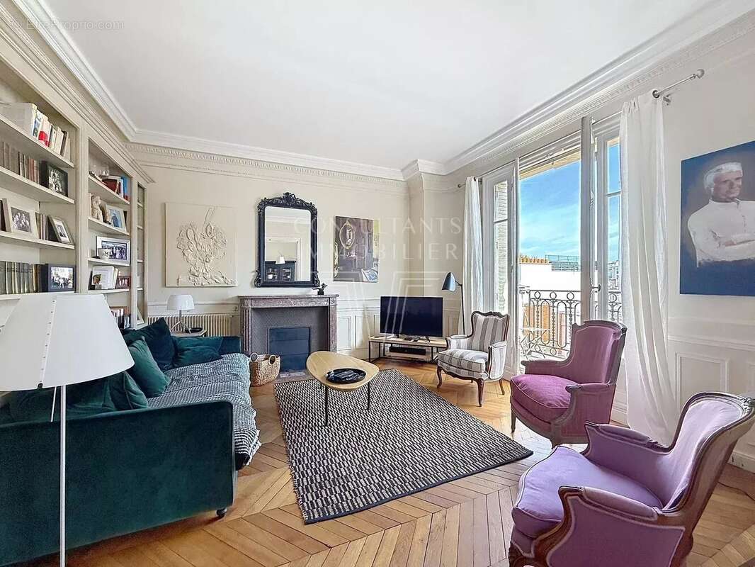 Appartement à PARIS-16E