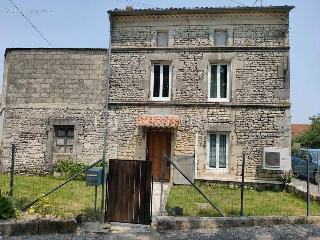 Maison à LA BROUSSE
