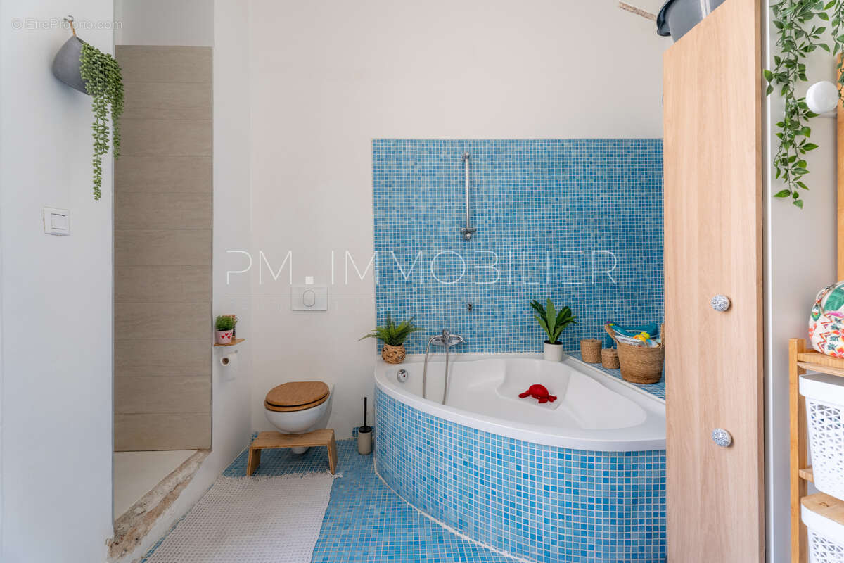 Appartement à MARSEILLE-1E
