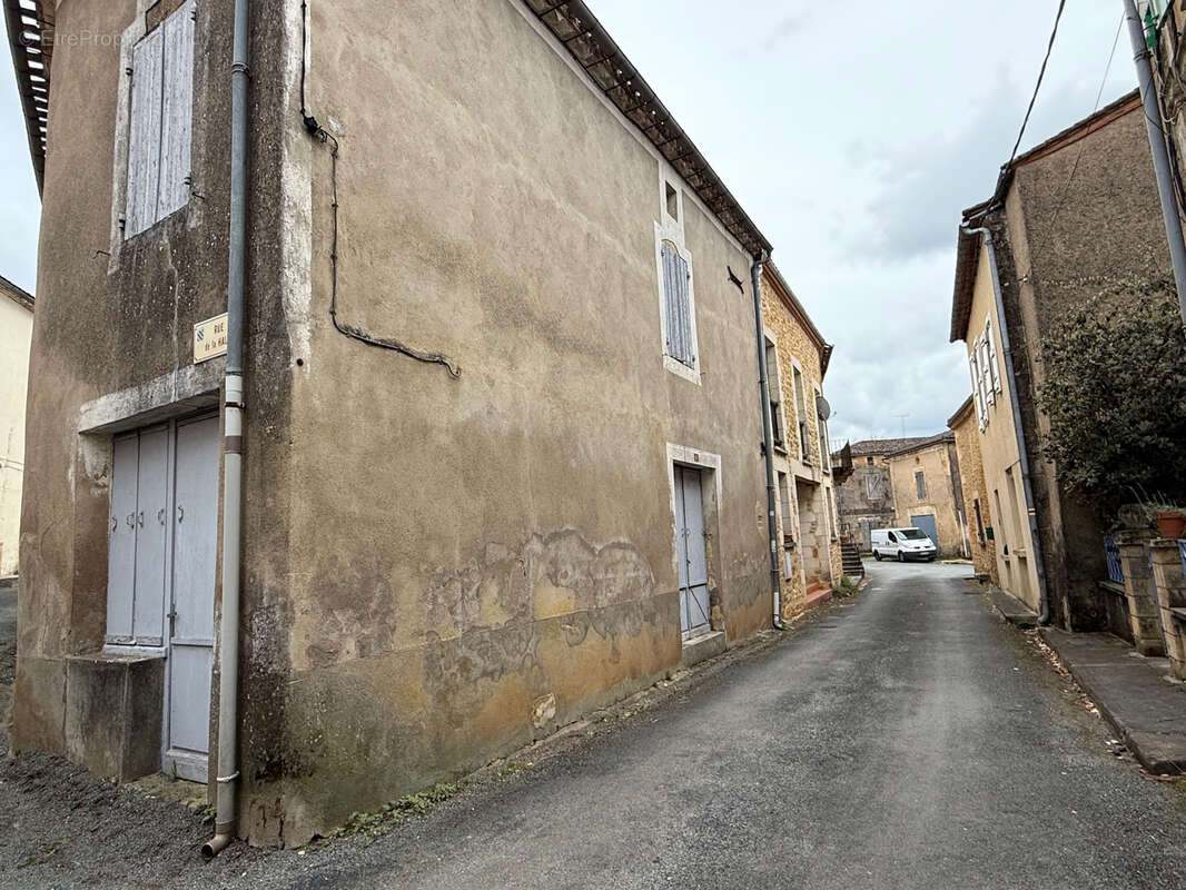 Maison à LACAPELLE-BIRON