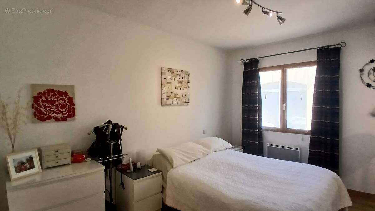 Agréable villa avec piscine chauffée et terrain de pétanque. - photo 16