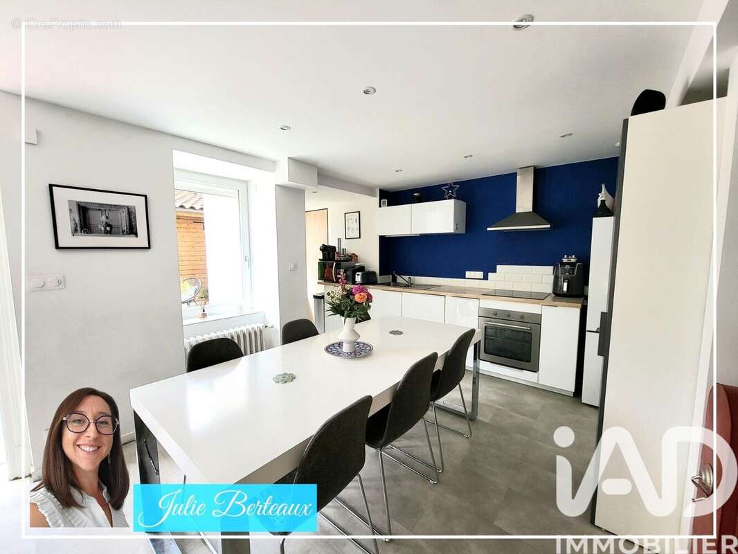 Photo 2 - Appartement à SAINT-JUST-SAINT-RAMBERT