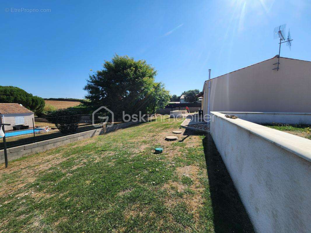 Maison à AZAY-LE-BRULE
