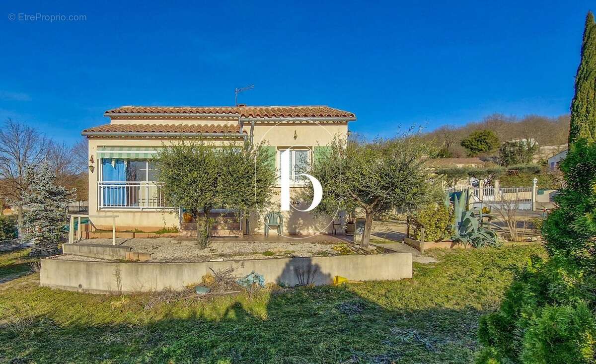Maison à BARJAC