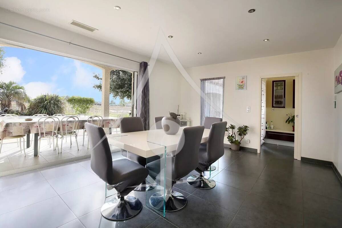 Maison à LAVERNOSE-LACASSE