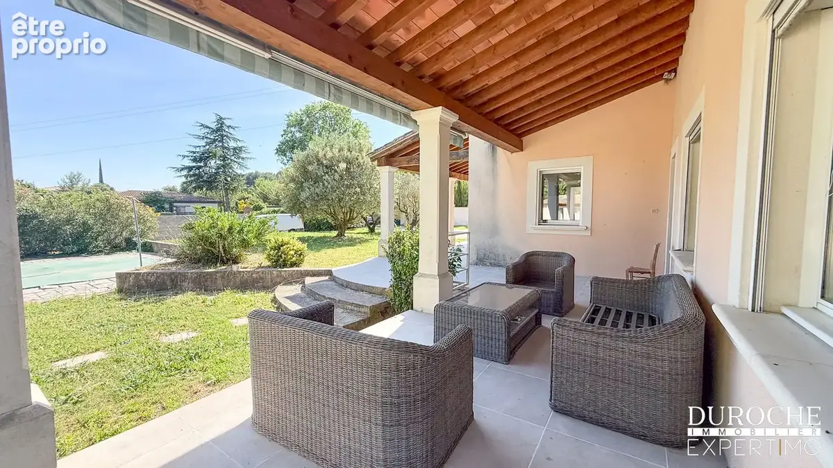 Piolenc, quartier résidentiel,  maison de plain-pied avec piscine et dépendances sur parcelle de plus de 2500m - photo 17