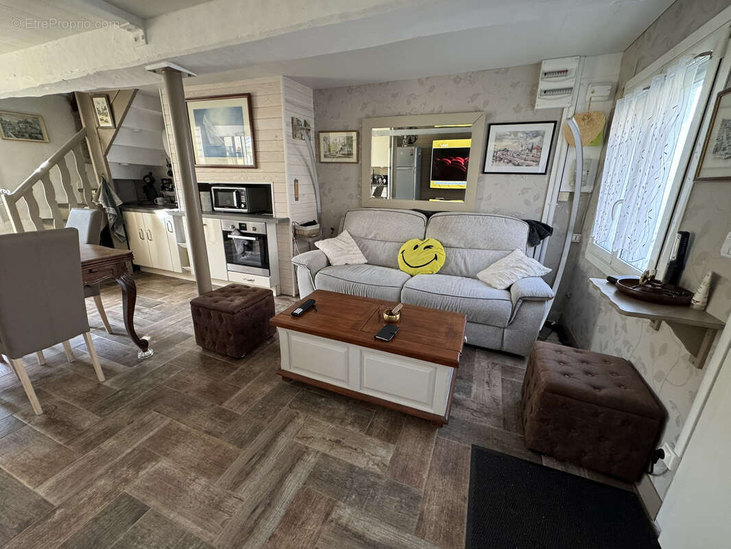 Maison à LA RIVIERE-SAINT-SAUVEUR