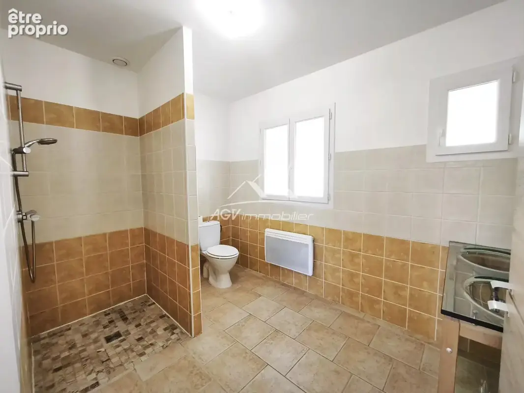 Lézan, maison plain pied, 2 chambres + 1 bureau, garage, terrain clos - photo 10