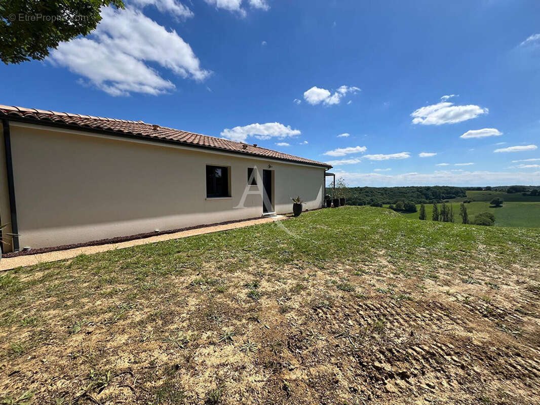 Maison à TAURIAC