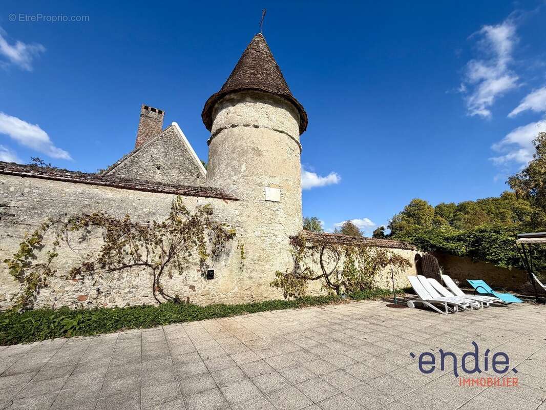 Maison à LE VEURDRE