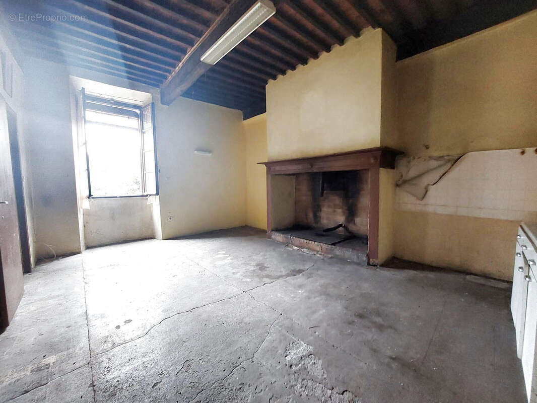 Maison à BERNAC-DEBAT