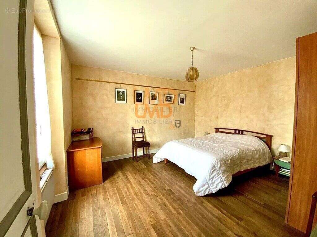 Maison à MEZIERES-EN-BRENNE